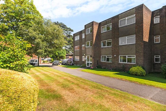 2 Bedroom Flat For Sale In Gateway Close, Northwood, HA6
