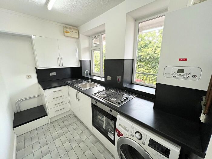2 Bedroom Flat To Rent In Eccles New Road, Salford, M5