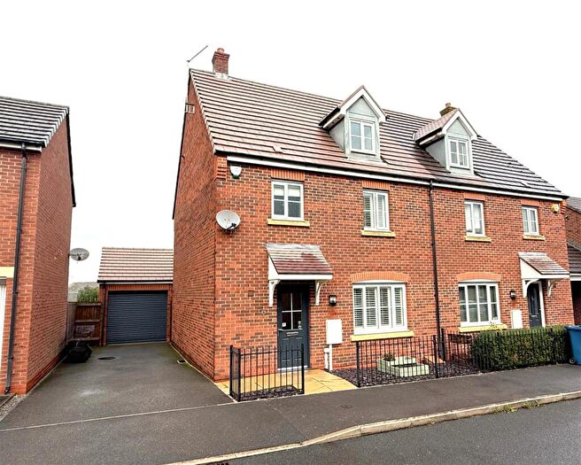 4 Bedroom Semi-Detached House For Sale In Cherwell Gardens, Bingham, NG13