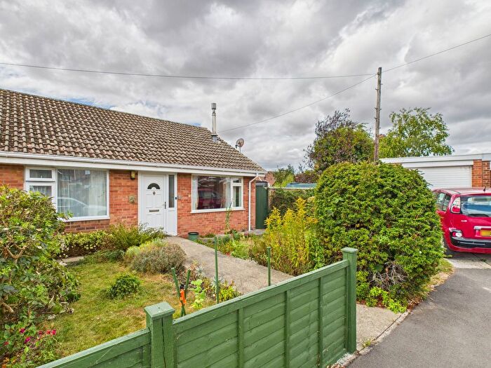 2 Bedroom Semi-Detached Bungalow For Sale In Estuary Park, Bridgwater, TA5