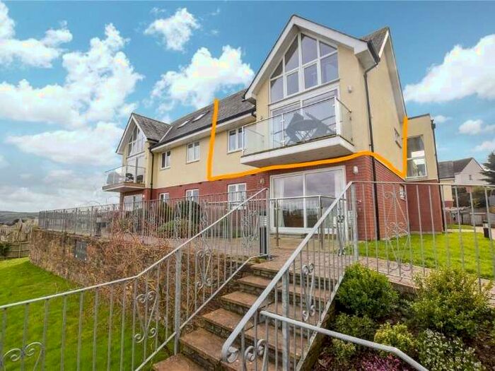 2 Bedroom Flat To Rent In Craigmoor Wadebridge, PL27 7el #373769