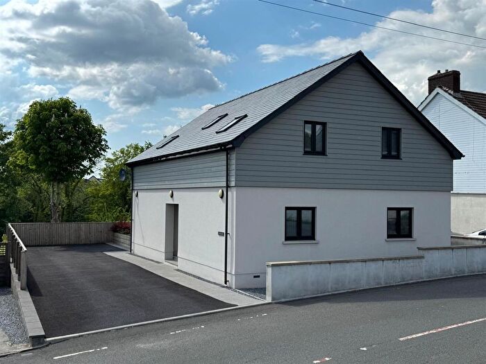 3 Bedroom Detached House For Sale In Tirycoed Road, Glanamman, Ammanford, SA18