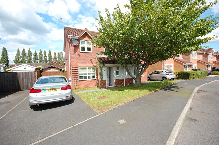 3 Bedroom Semi-Detached House To Rent In Henty Close, Manchester, M30