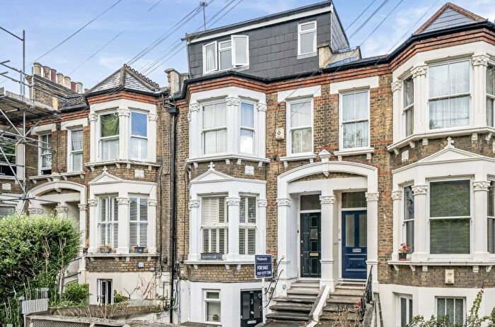 2 Bedroom Apartment For Sale In Waller Road, London, SE14