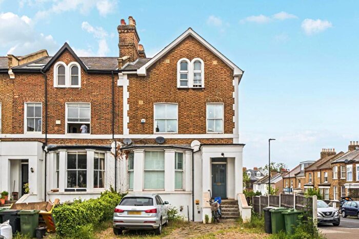 4 Bedroom Flat To Rent In Gipsy Road, Gipsy Hill, London, SE27
