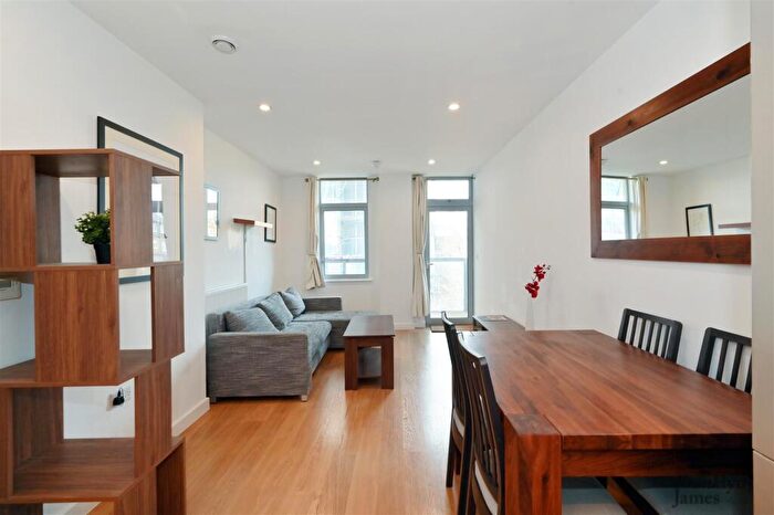 1 Bedroom Apartment To Rent In Coral Apartments, Limehouse, E14