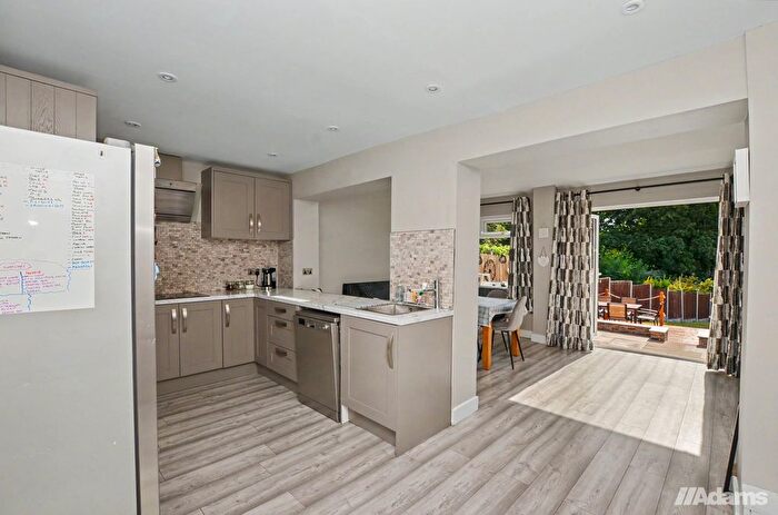 3 Bedroom Semi-detached House For Sale In Verbena Close, Beechwood, WA7
