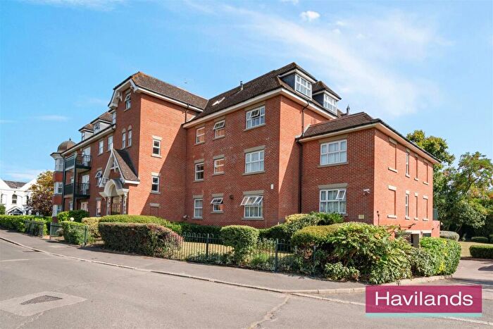 3 Bedroom Apartment To Rent In The Ridgeway, Enfield, EN2