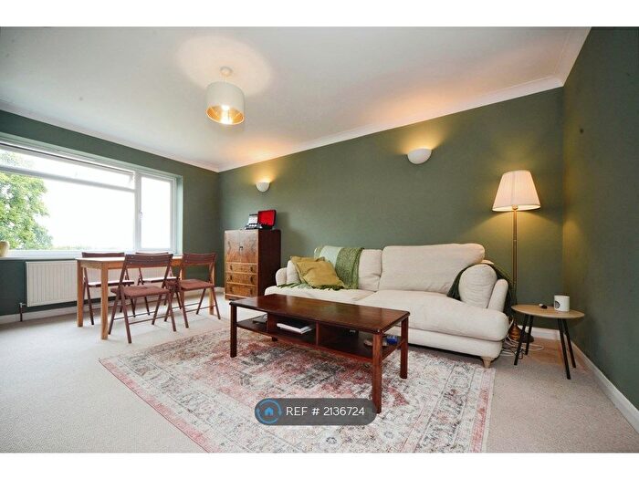1 Bedroom Flat To Rent In Woodlands, Bromley, BR1