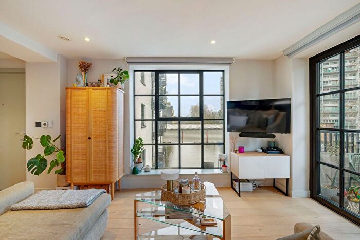 1 Bedroom Flat For Sale In Harrow Road, London, W9