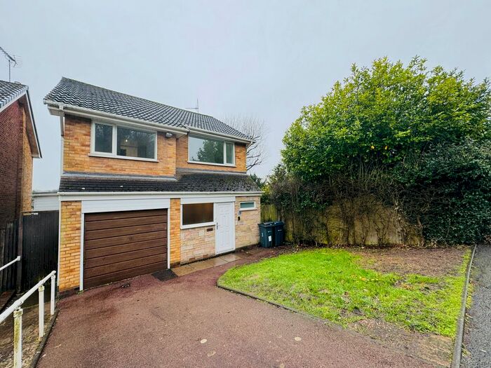 3 Bedroom Semi-Detached House To Rent In South Road, Northfield, Birmingham, B31
