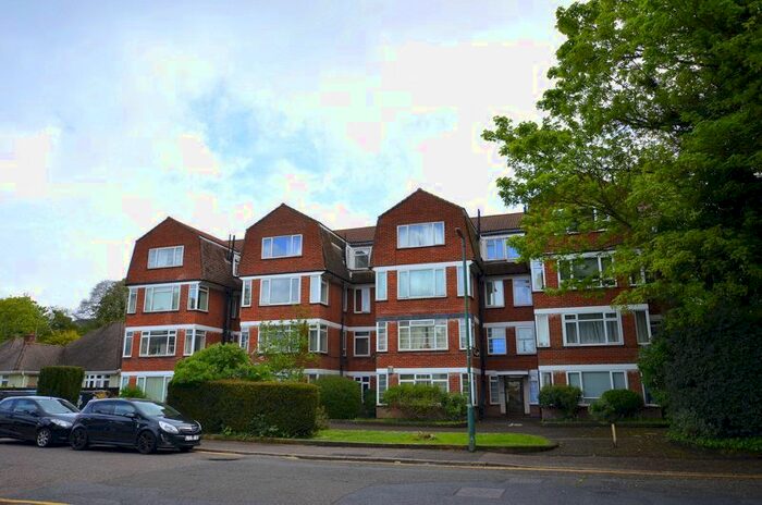 2 Bedroom Flat To Rent In Vale Road, Bournemouth, BH1