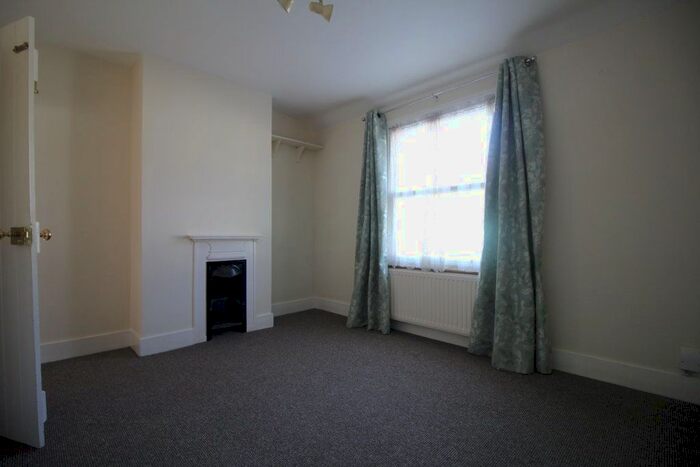 2 Bedroom Cottage To Rent In Primrose Gardens, Bushey WD23