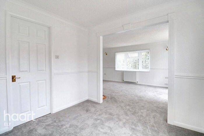 2 Bedroom Park Home For Sale In Hardwicke Fields, Haddenham, CB6