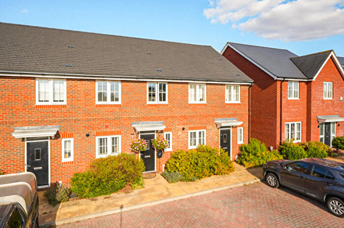3 Bedroom Terraced House For Sale In Leonards Gate, Grendon Underwood, Aylesbury, HP18