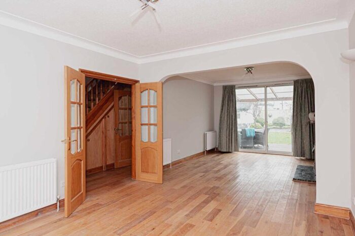 3 Bedroom Semi Detached House To Rent In Maidenshaw Road, Epsom, KT19