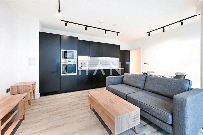 1 Bedroom Flat To Rent In Portal Way, North Acton, London, W3
