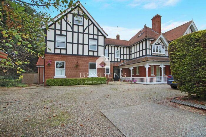 3 Bedroom Flat To Rent In Fourth Avene, Frinton On Sea, CO13