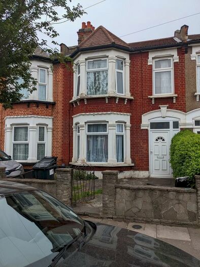 3 Bedroom Terraced House To Rent In Elmstead Road, Seven Kings, IG3
