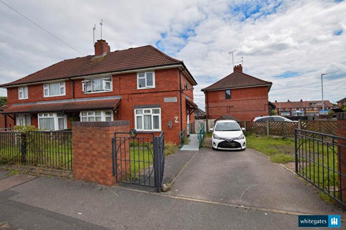 3 Bedroom Semi-Detached House To Rent In Windmill Approach, Leeds, West Yorkshire, LS10
