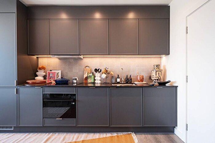 1 Bedroom Flat To Rent In Coppermaker Square, Stratford, London, E20