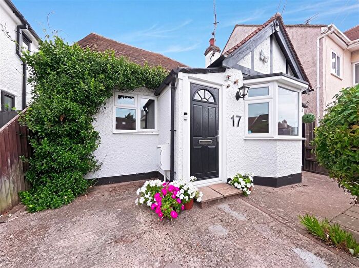 2 Bedroom Detached Bungalow For Sale In Pier Avenue, Herne Bay, CT6