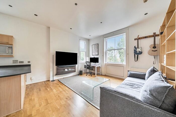 2 Bedroom Flat For Sale In Church Road, Richmond, TW10