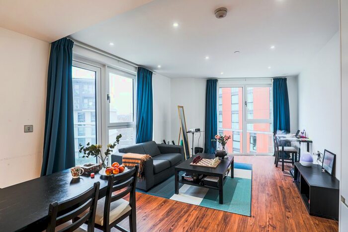 1 Bedroom Flat To Rent In London, SW8