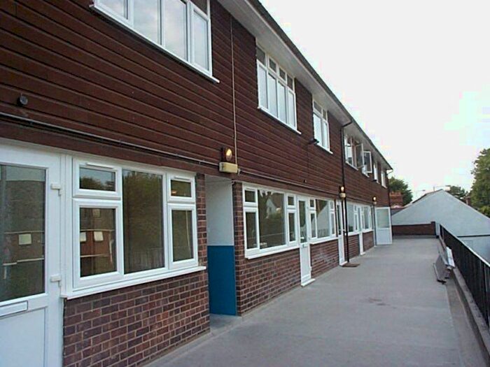 2 Bedroom Flat To Rent In The White Hart Parade, London Road, Riverhead, Sevenoaks, TN13