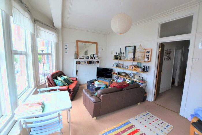 2 Bedroom Flat To Rent In Muswell Hill Broadway, London, N10