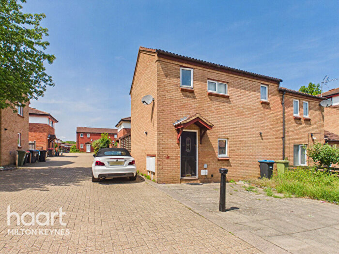 3 Bedroom Semi Detached House For Sale In The High Street, Milton Keynes, MK8