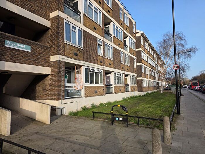 3 Bedroom Maisonette For Sale In Wick Road, London, E9