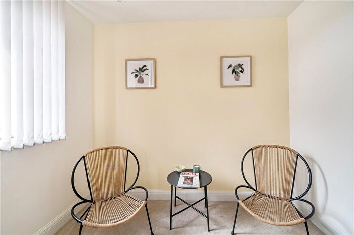 1 Bedroom Flat To Rent In Windsor Way, Aldershot, Hampshire, GU11