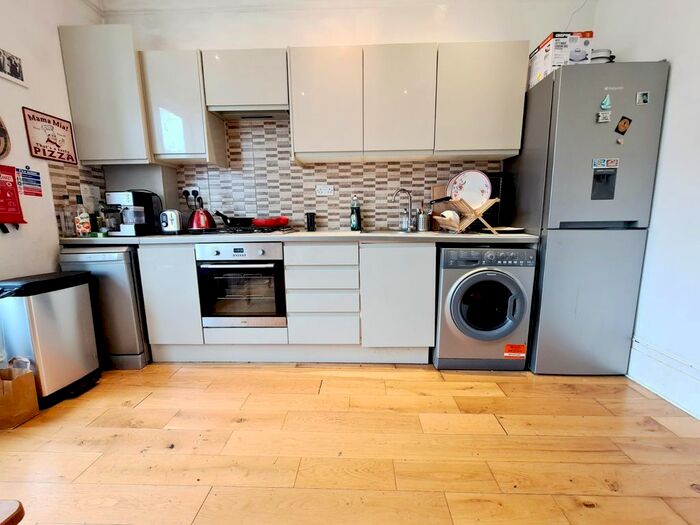 3 Bedroom Flat To Rent In Upland Road, Crouch End N8