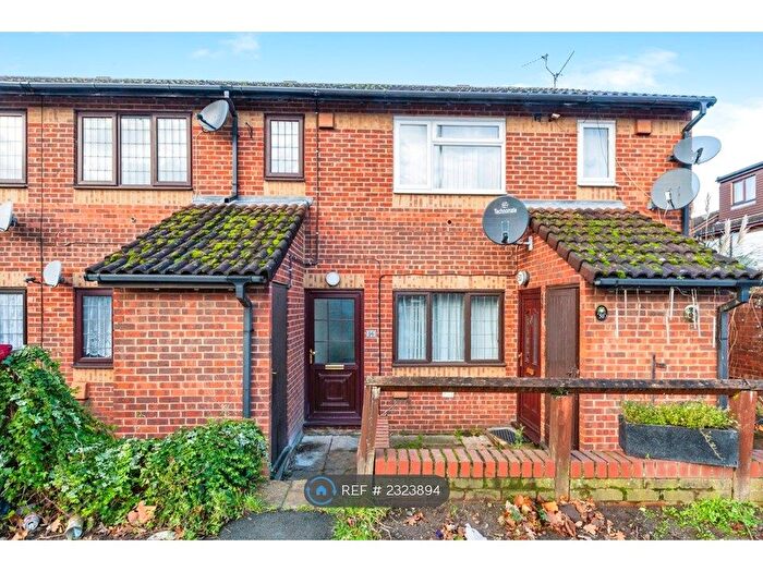 1 Bedroom Maisonette To Rent In Telford Drive, Slough, SL1