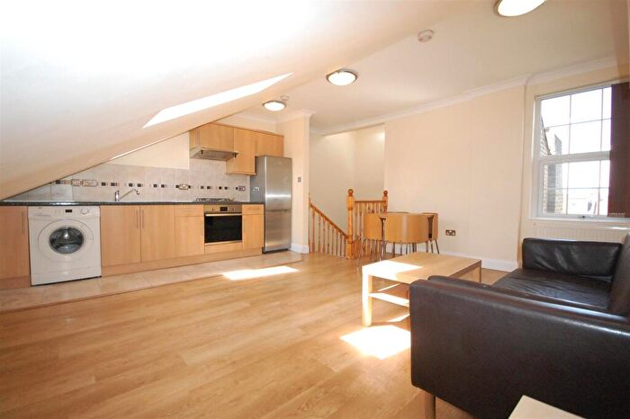 1 Bedroom Flat To Rent In Lascotts Road, Wood Green, London, N22