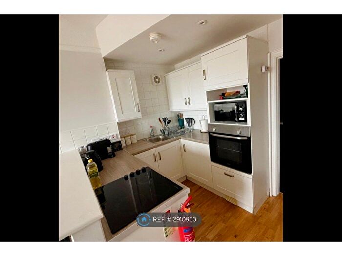 1 Bedroom Flat To Rent In Holcroft, Cambridge, CB1
