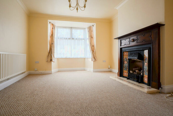 3 Bedroom Semi-Detached House To Rent In Parkland Drive, Oadby, Leicester, LE2