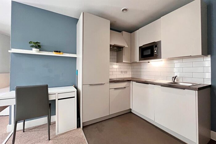 Flat To Rent In Bournemouth, BH5