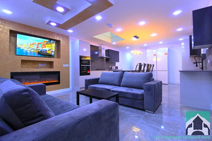 7 Bedroom End Of Terrace House To Rent In Oak Tree Lane, Birmingham, B29