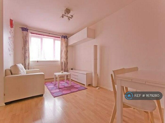 1 Bedroom Flat To Rent In Bream Close, London, N17