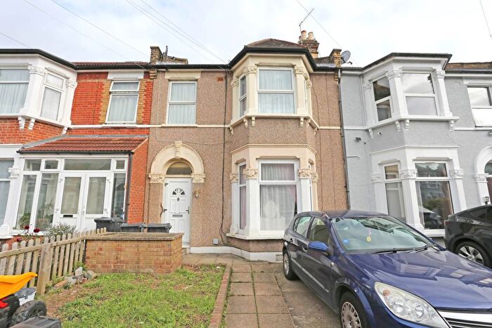 2 Bedroom Flat To Rent In Dalkeith Road, Ilford, IG1