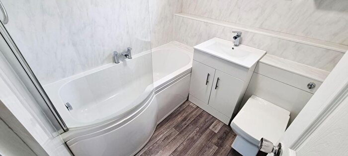 2 Bedroom Flat To Rent In Speckled Wood Court, Dundee, DD4