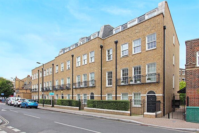 1 Bedroom Apartment To Rent In Grove Lane, Camberwell, SE5