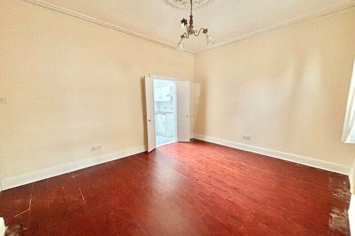 2 Bedroom Bungalow To Rent In Goldsmith Avenue, Southsea, PO4