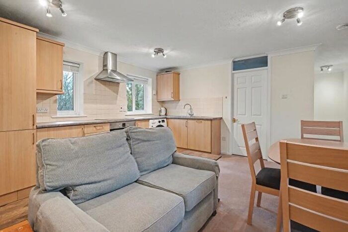 1 Bedroom Apartment To Rent In Dale Close, Central Oxford, OX1