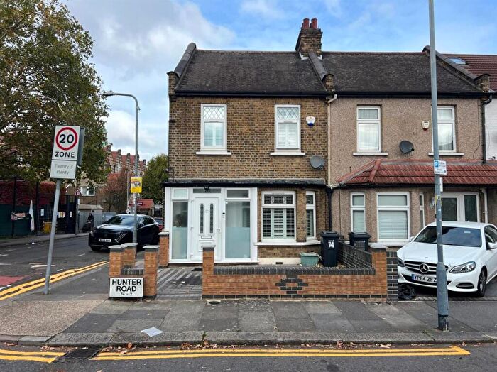 2 Bedroom House For Sale In Hunter Road, Ilford, IG1