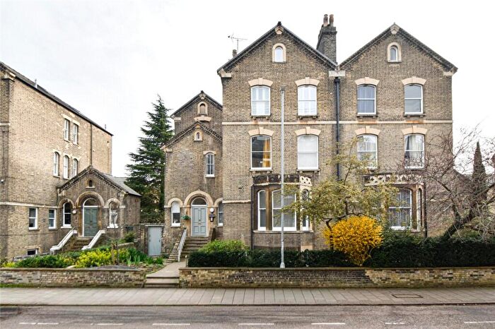 3 Bedroom Apartment To Rent In Bateman Street, Cambridge, CB2