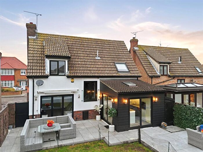 3 Bedroom Detached House For Sale In Ulster Avenue, South Shoeburyness, SS3