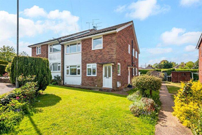 2 Bedroom Maisonette For Sale In Lances Close, Meopham, DA13